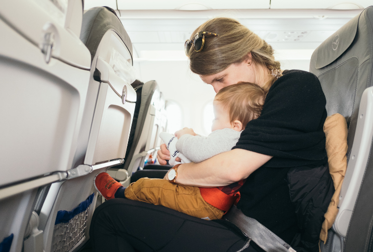 7 Tips for Traveling with Baby on a Plane