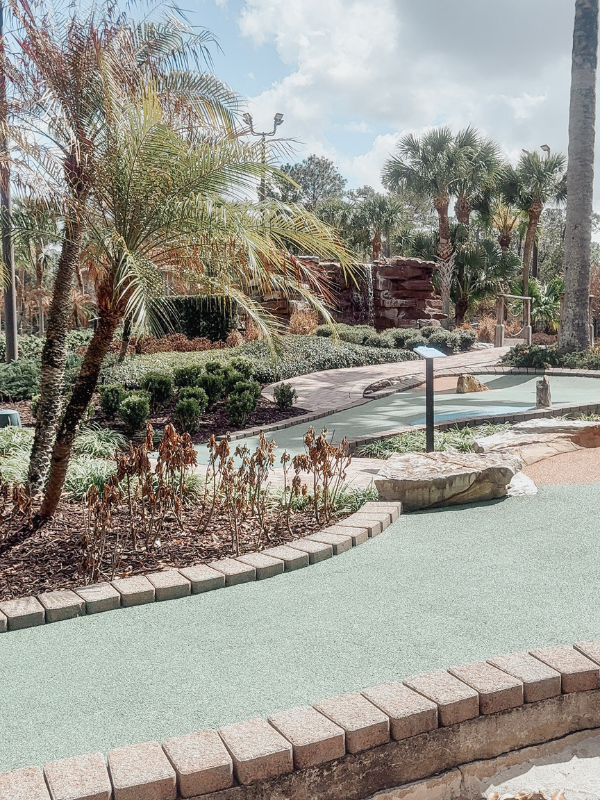 Holiday inn Orange lake resort mini putt golf 